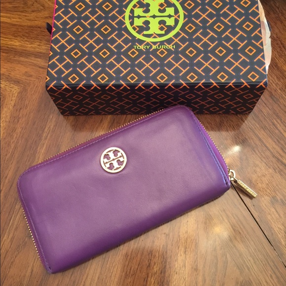 Tory Burch Handbags - Tory Burch Zip Around Wallet